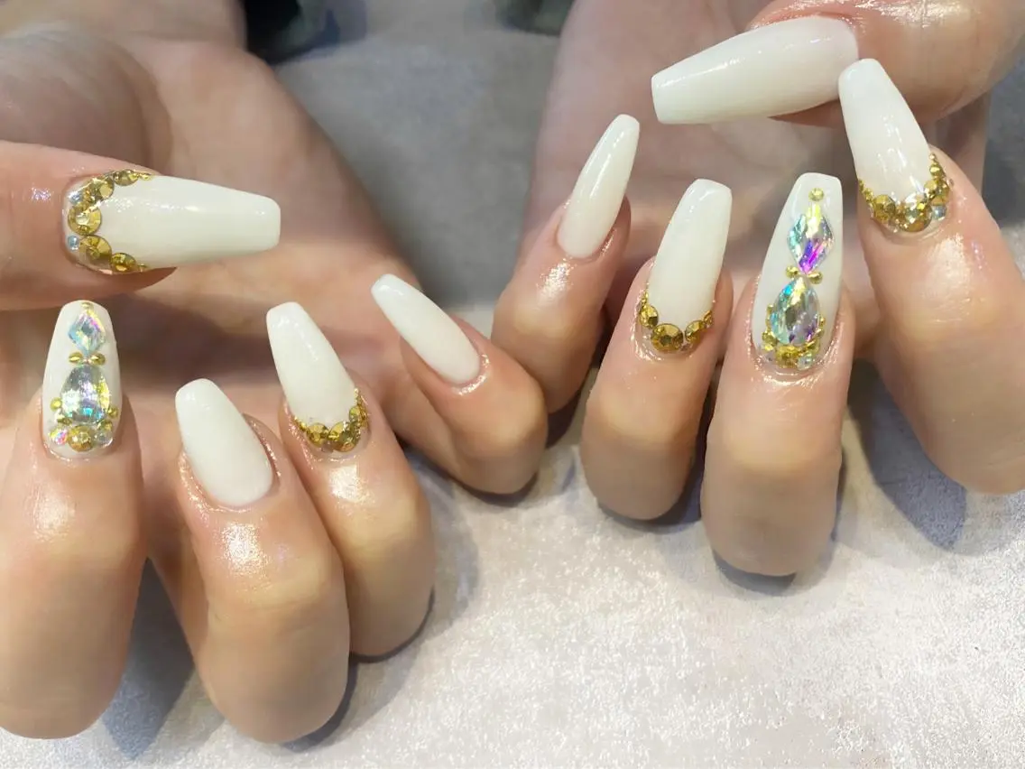 ロング ハンドネイル NAILSALON 🍔Timna🍟のネイルデザイン