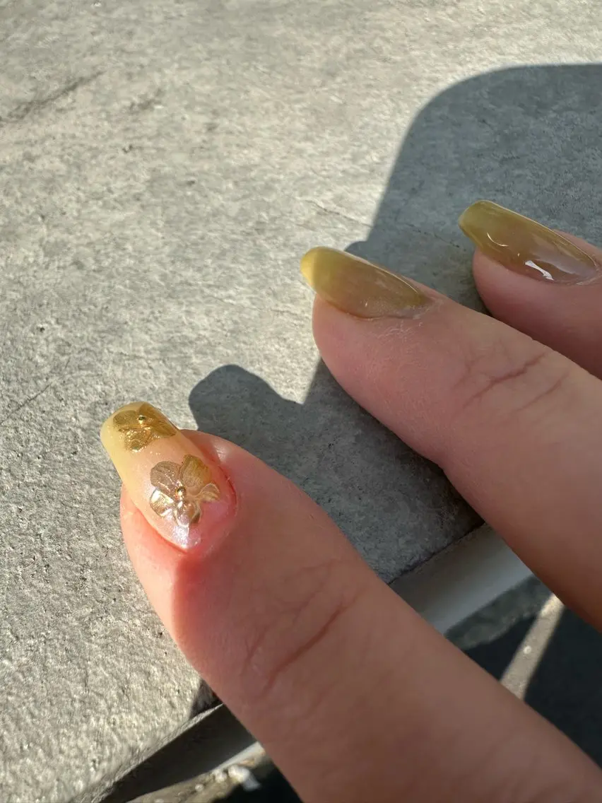 ネイル フラワーネイル ニュアンスネイル ハンドネイル en nail MEGUMIのネイルデザイン