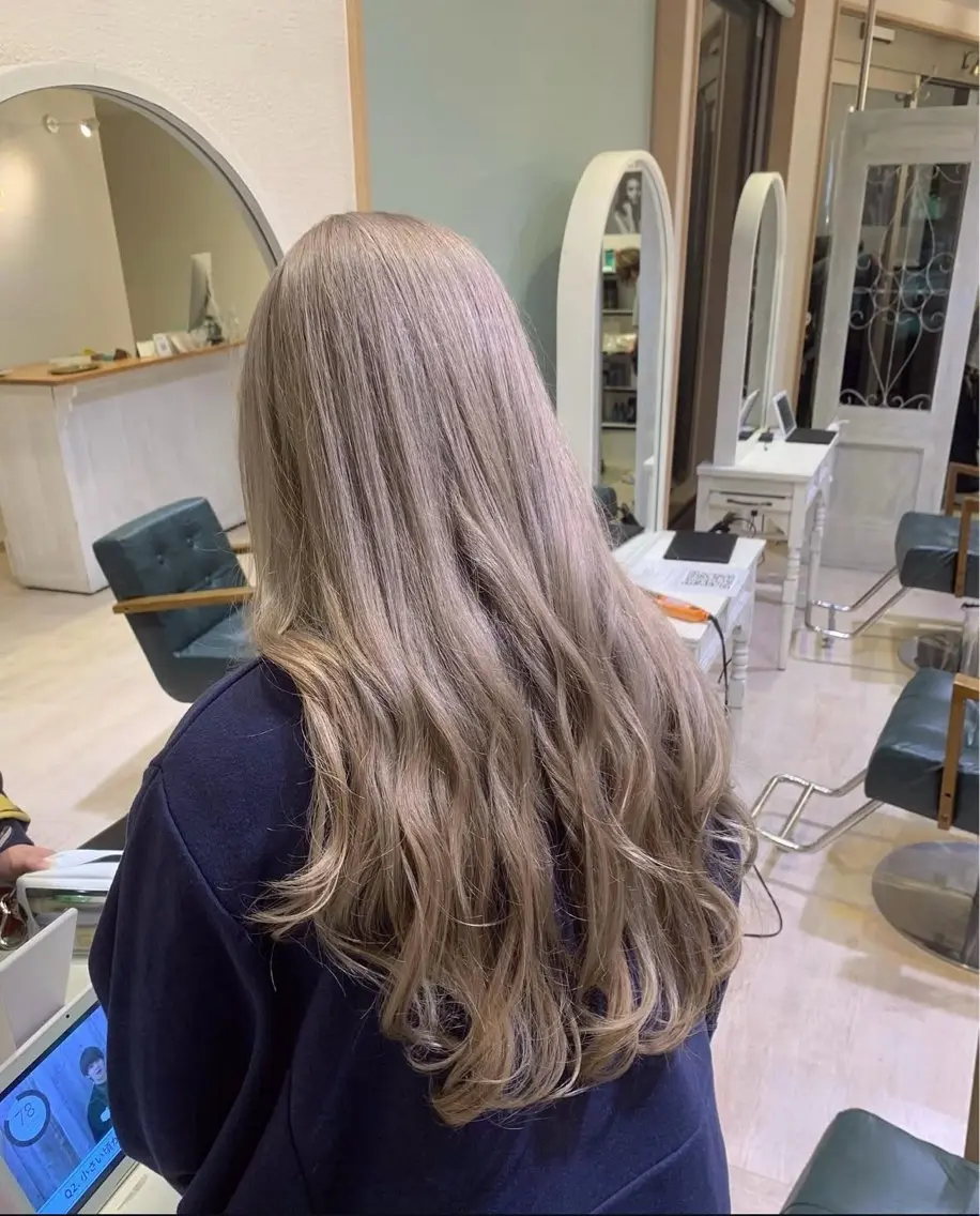 ロング カラー ブリーチ 🍳しながわ はるか🍳のヘアスタイル