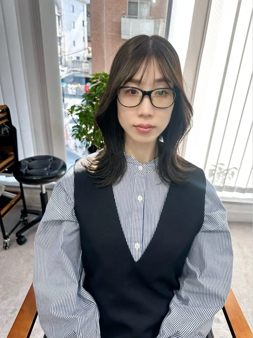 ミディアム カラー パーマ ヘアアレンジ メンズ キッズ レイヤーカット／ 巻ける縮毛矯正のヘアスタイル