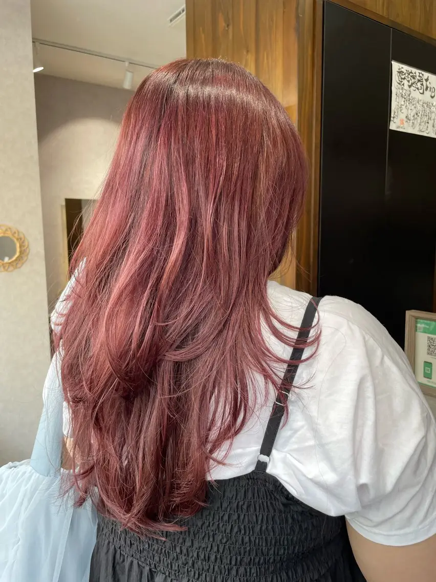 ロング ヘアカラー 齋藤 真子のヘアスタイル
