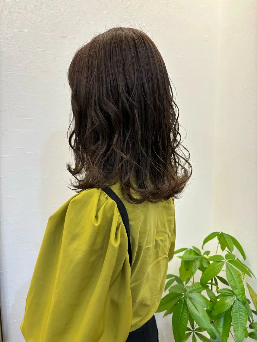 カラー ツノガイ エリのヘアスタイル