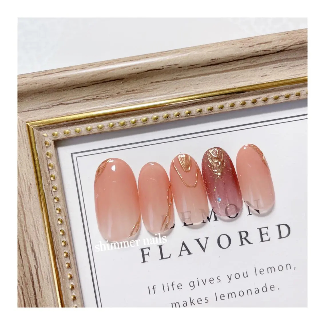 ネイル ゴールド shimmer nailsのネイルデザイン