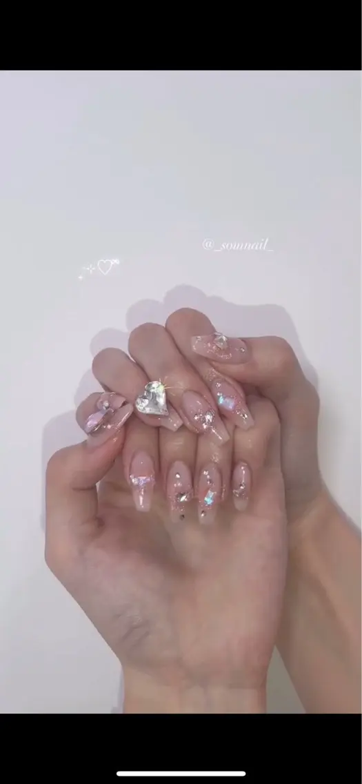 ネイル チークネイル ジェルネイル キラキラネイル 韓国ネイル ストーンネイル SOM NAILのネイルデザイン