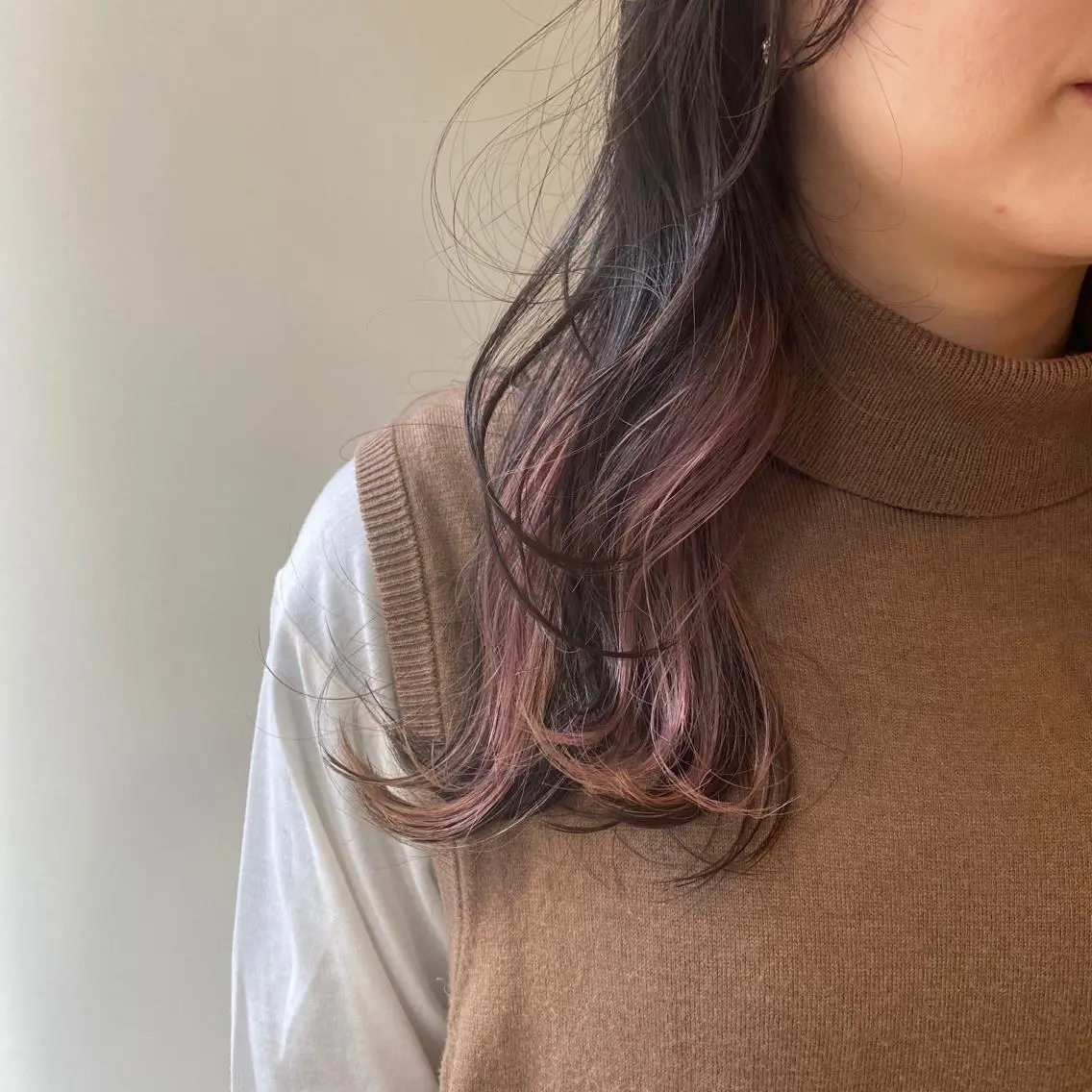 ミディアム カラー ヘアアレンジ インナーカラー ピンクカラー ウルフカット モデル募集中！ミカのヘアスタイル