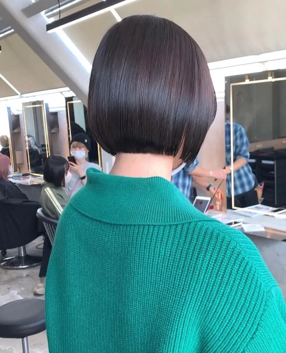 ミディアム カット ヘアカラー 縮毛矯正 トリートメント 💖ボブ/縮毛矯正 顔周りレイヤー/ユイのヘアスタイル