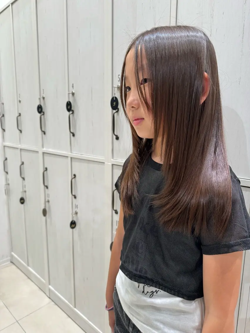 セミロング 顔周りカット 髪質改善 レイヤーカット 似合わせカット 縮毛矯正 カット 縮毛矯正 トリートメント 谷口 琉希のヘアスタイル