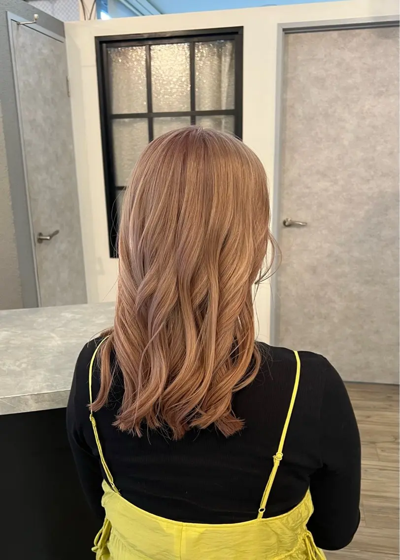 ミディアム カラー ベージュカラー ブリーチ ミルクティーベージュ いぐちしょうた🫧 VISAGEbaskのヘアスタイル