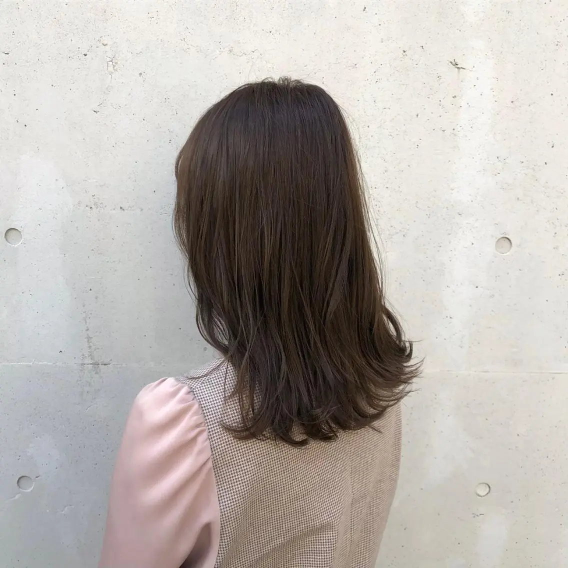 ミディアム カラー ヘアアレンジ アッシュ ベージュカラー 透明感カラー 韓国×髪質改善特化 💍maki💍のヘアスタイル