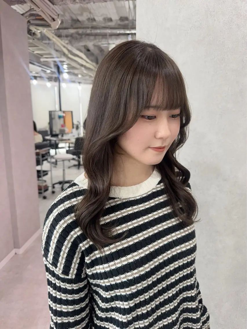 ロング カラー アッシュ アッシュブラウン ベージュカラー 黒髪 ブリーチ ヘアカラー トリートメント 赤み無し柔らかカラー 【梅田】madokaのヘアスタイル