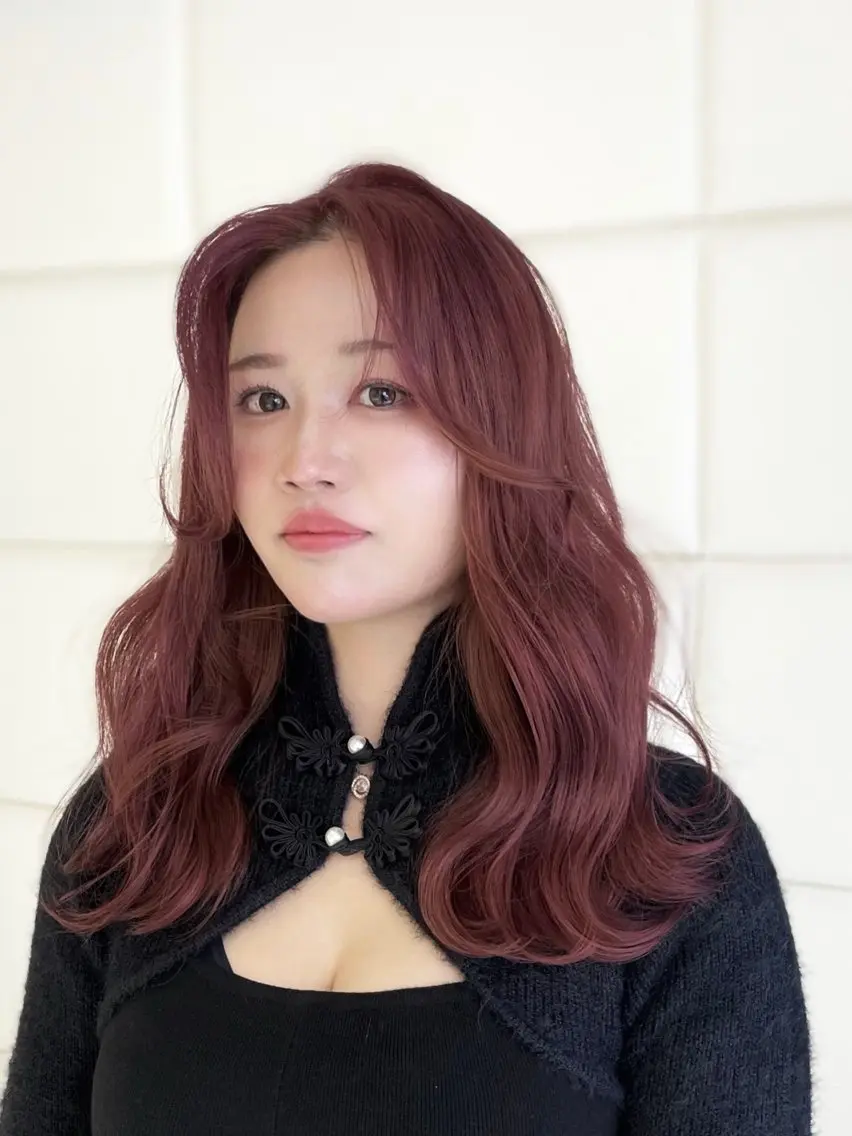 ロング カラー ボルドーカラー ブラウンカラー ピンクカラー ピンクブラウン レイヤーカット カット ヘアカラー トリートメント 6月NEWopen/ MINAMI🩶のヘアスタイル