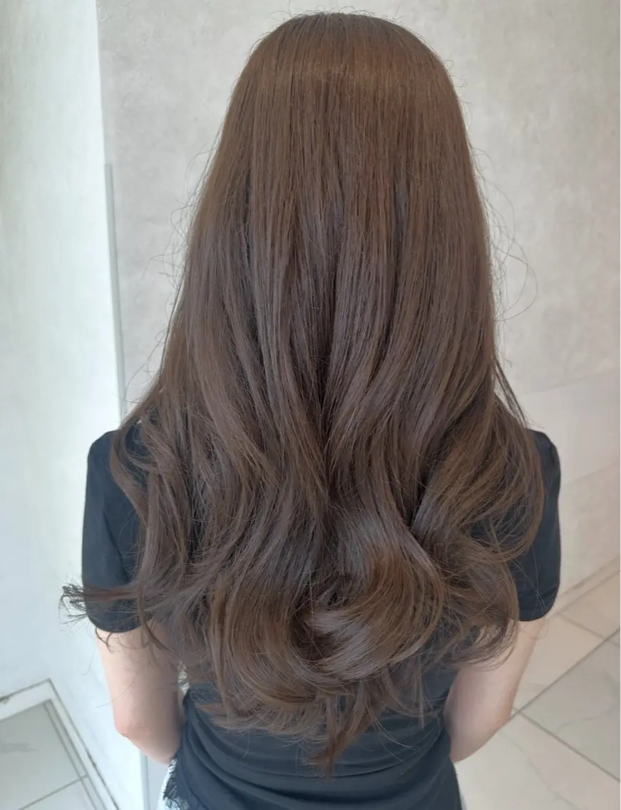 ロング カット ヘアカラー トリートメント 明日空きあり‼️ レイヤースタイル🩷のヘアスタイル