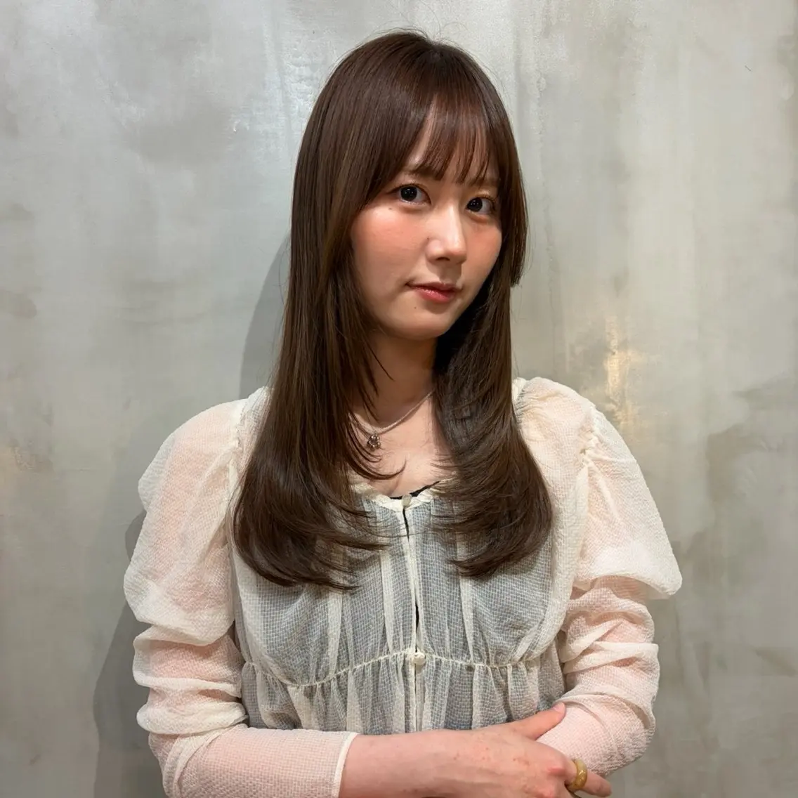 ロング カラー ブラウンカラー オリーブブラウン レイヤーカット qpula misuzuのヘアスタイル