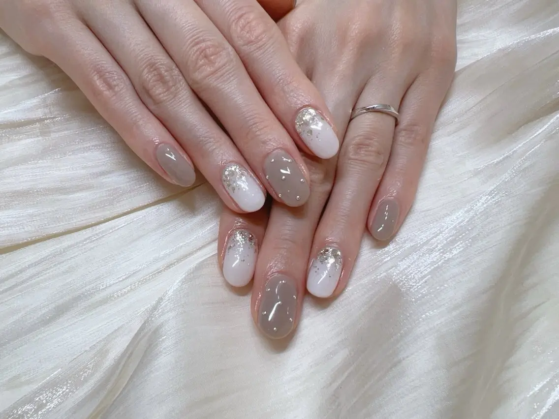 ネイル ゴールド グラデーション ホワイト ハンドネイル L&Y Nail salonのネイルデザイン