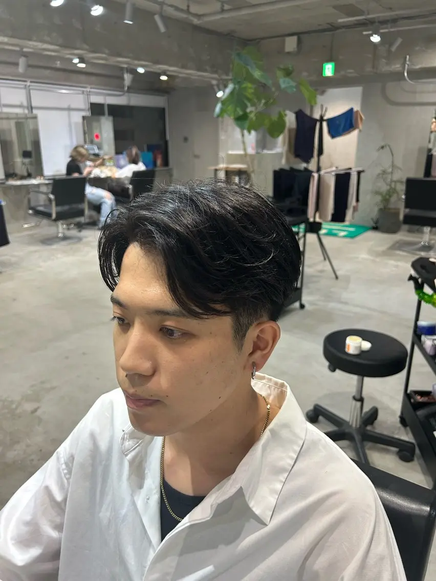 ショート メンズ メンズブリーチ センターパート メンズパーマ トリートメント メンズパーマ✨️村越 雄斗のヘアスタイル
