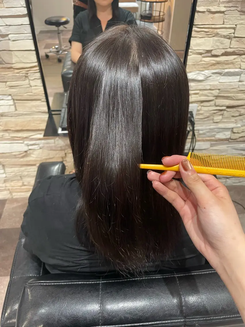 セミロング カット 縮毛矯正 かりん髪質改善 /メンズカットのヘアスタイル