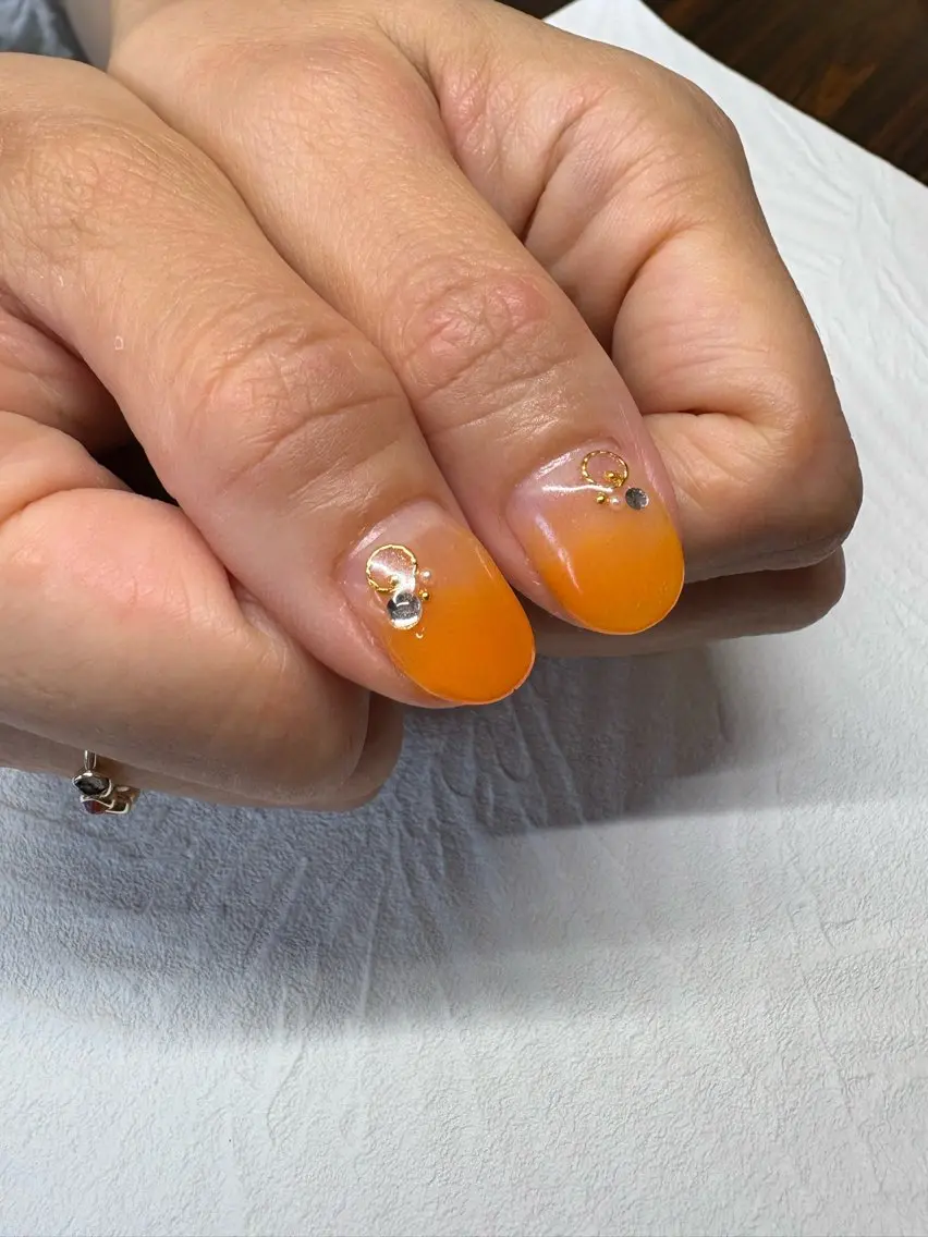 ネイル ゴールド グラデーション オレンジ ハンドネイル 村上 翼のネイルデザイン
