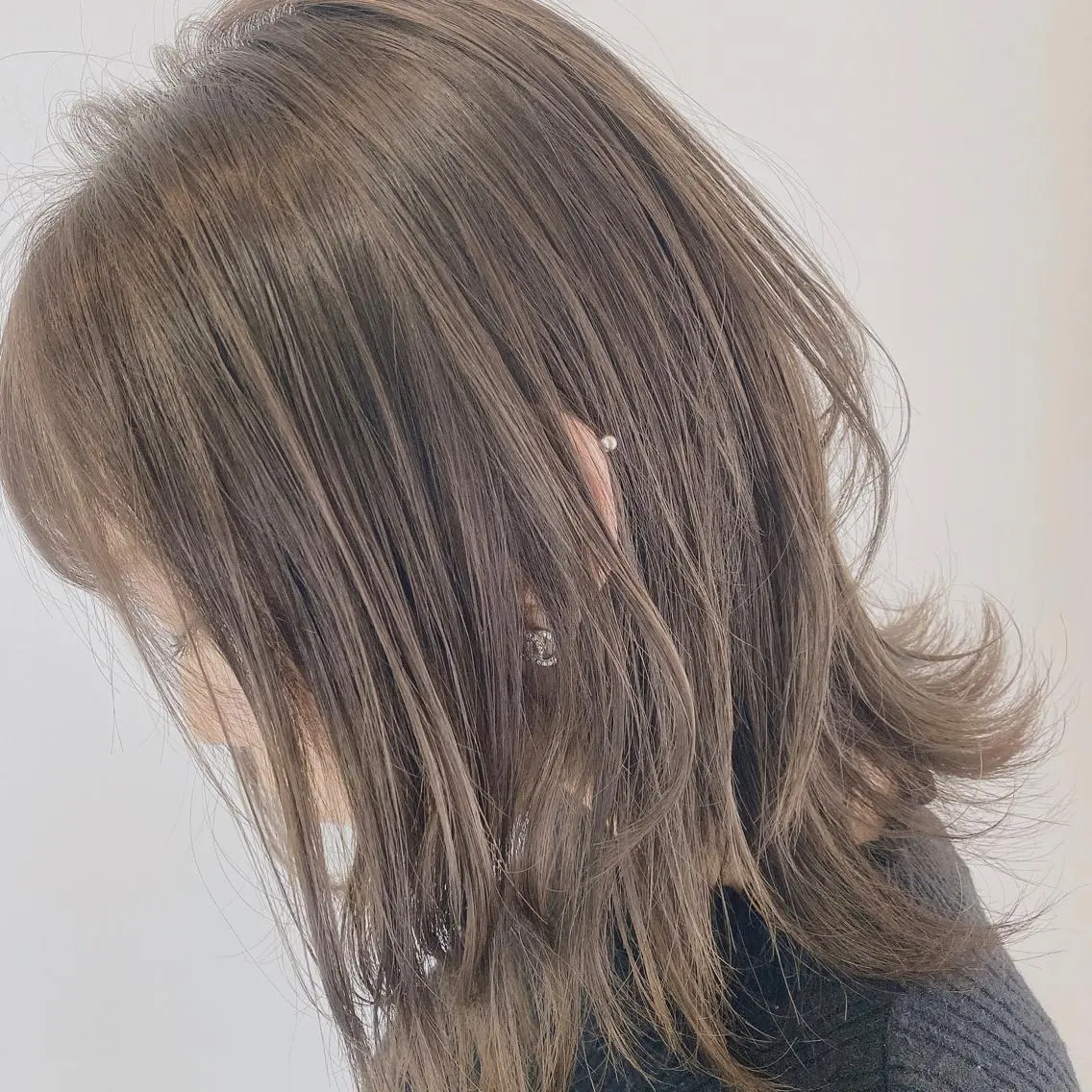 ミディアム カット ヘアカラー 上川 開生のヘアスタイル