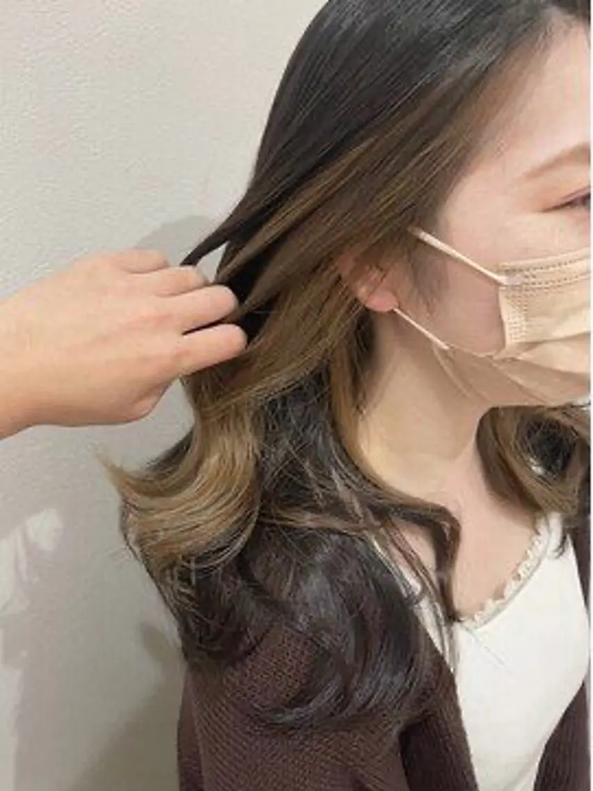 カラー 吉岡 茉穂のヘアスタイル