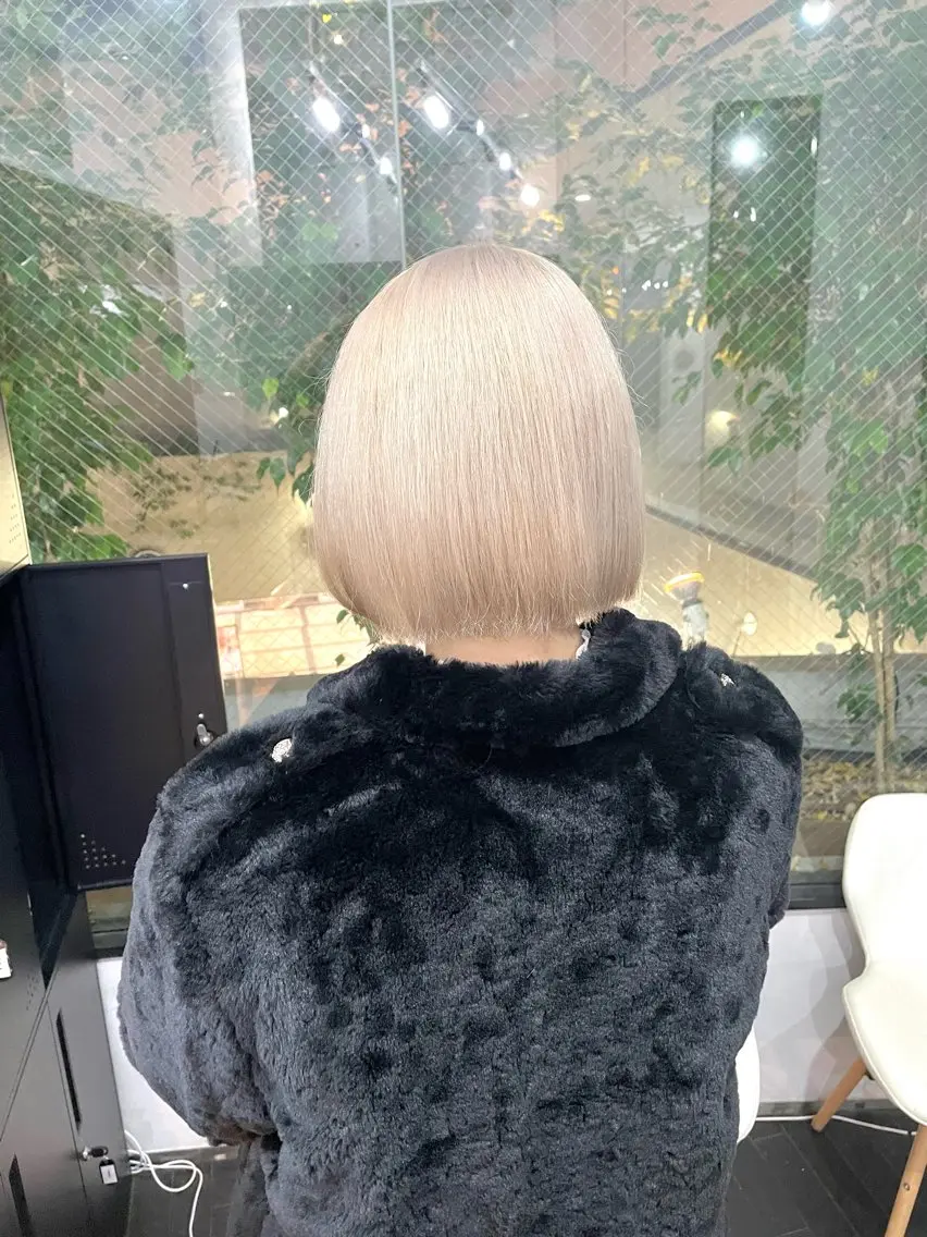 ミディアム カラー ハイトーンカラー ボブ 🩵ハイトーン/ レイヤーYUZU🩵のヘアスタイル