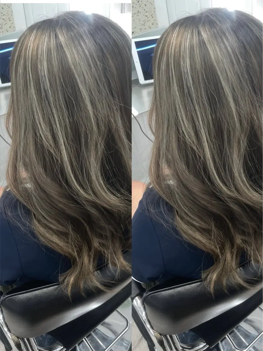 ロング カラー ベージュカラー グレージュ ハイライトカラー ハイトーンカラー ミルクティーベージュ ヘアカラー 表参道/ハイライト バレイヤージュのヘアスタイル