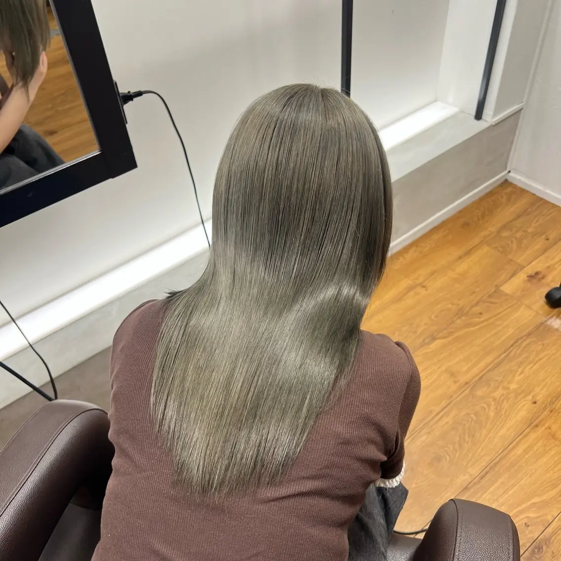 ミディアム カラー ブリーチ 透明感カラー グレージュ オリーブグレージュ オリーブグレー ヘアカラー アカリ ✄似合わせが得意✄のヘアスタイル