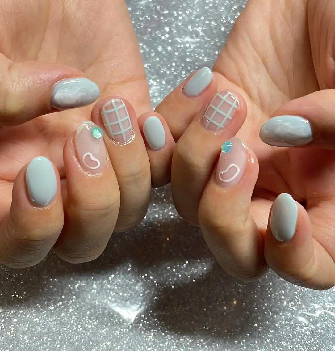 ネイル ハンドネイル VIERU 🌈🎀💖のネイルデザイン