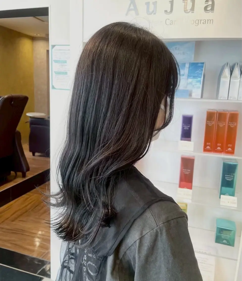 セミロング ヘアカラー 濱田 妃香のヘアスタイル