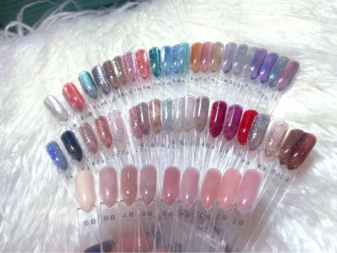 【ハンドネイル💅🏻】オフ込み  ワンカラー フラッシュ マグネット ホログラム  からお選びいただけます♩の写真
