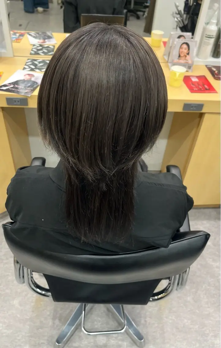 カラー 三沢 寧々のヘアスタイル