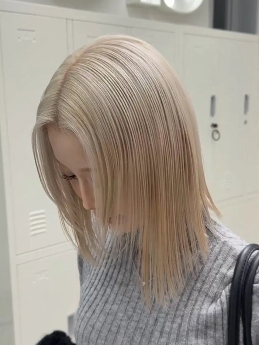 ミディアム カラー ヘアカラー ハイトーンカラー🐬 えりかのヘアスタイル