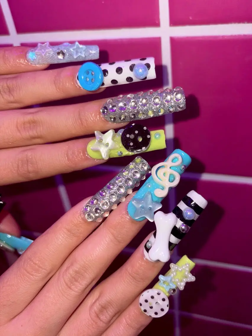 ネイル ハンドネイル PINS16✴︎ 原宿ネイリストumiのネイルデザイン