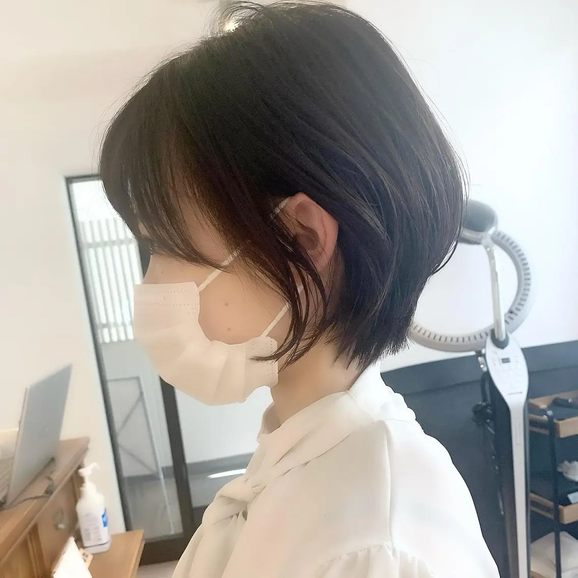 ショート カラー パーマ ヘアアレンジ メンズ キッズ ネイル マツエク・マツパ アイブロウ カット トリートメント レイヤーカット/ 巻ける縮毛矯正のヘアスタイル