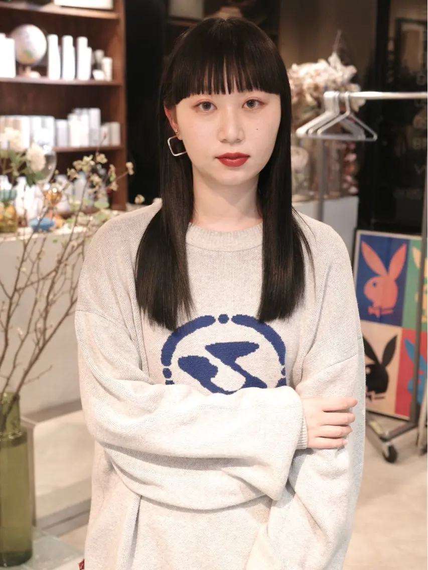 ロング カラー 黒髪 ワイドバング 縮毛矯正 トリートメント (h)wim ウィムのヘアスタイル