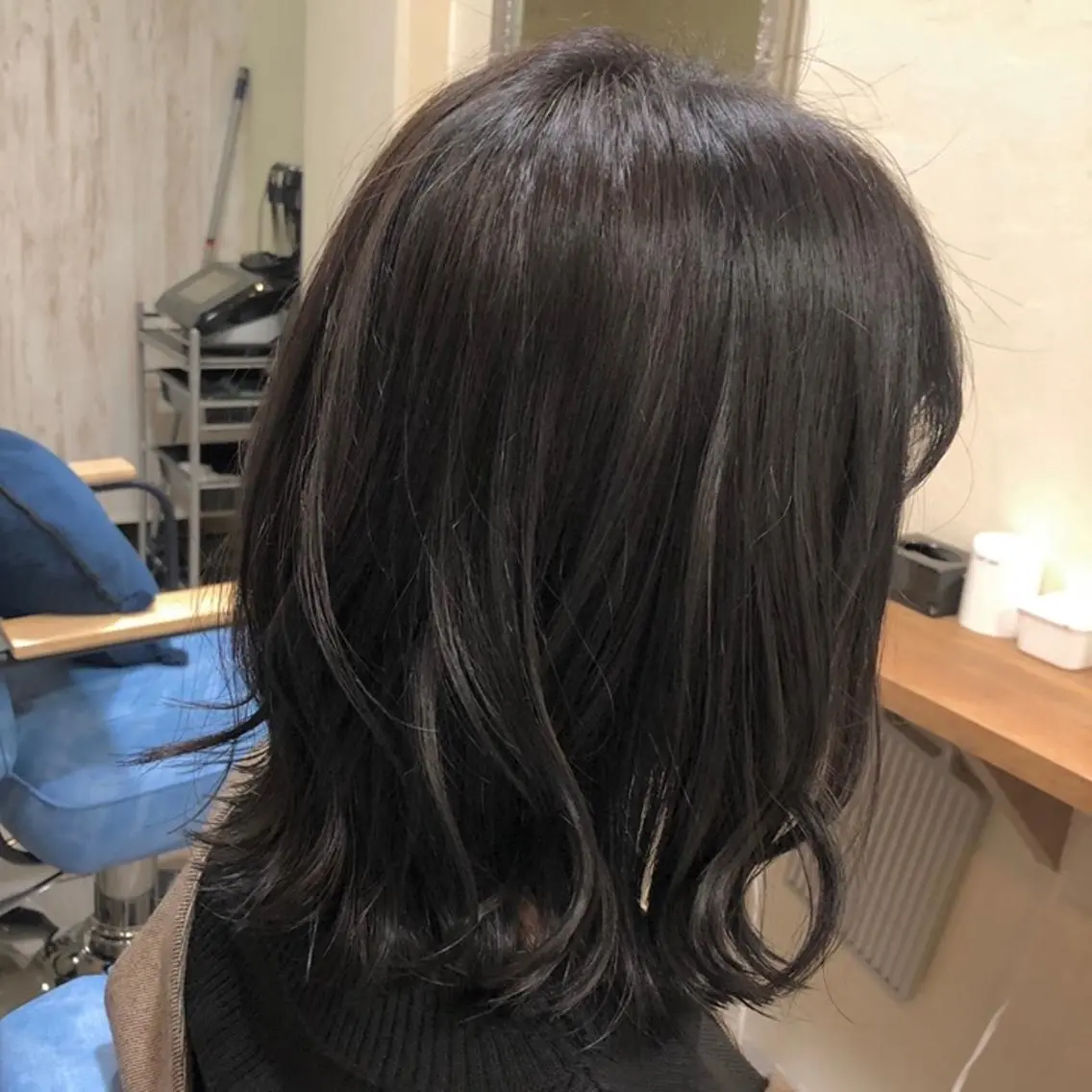セミロング カラー 透明感カラー 金島 青のヘアスタイル