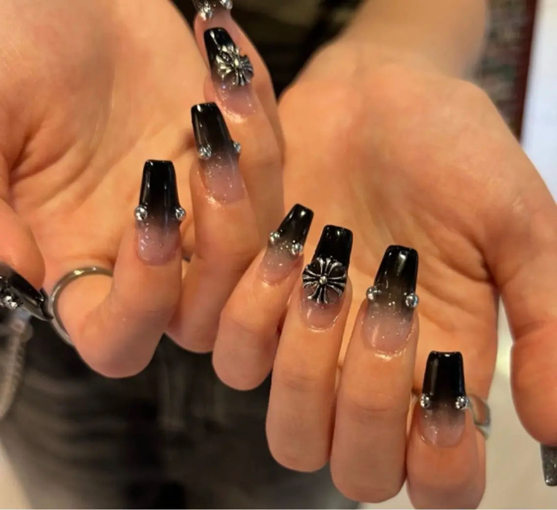 ネイル アートネイル グラデーション キラキラネイル ニュアンスネイル オフィスネイル Jenn Nail Salonのネイルデザイン
