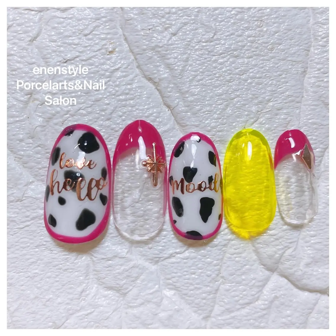 ミディアム ネイル ハンドネイル 🐾enen style 🐾のネイルデザイン