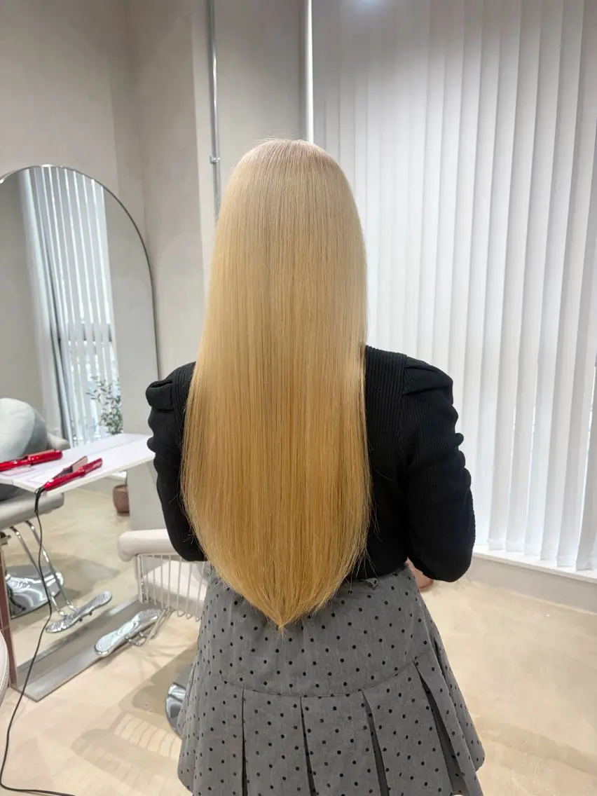 ロング ヘアカラー トリートメント くすみカラーUni. wakabaのヘアスタイル