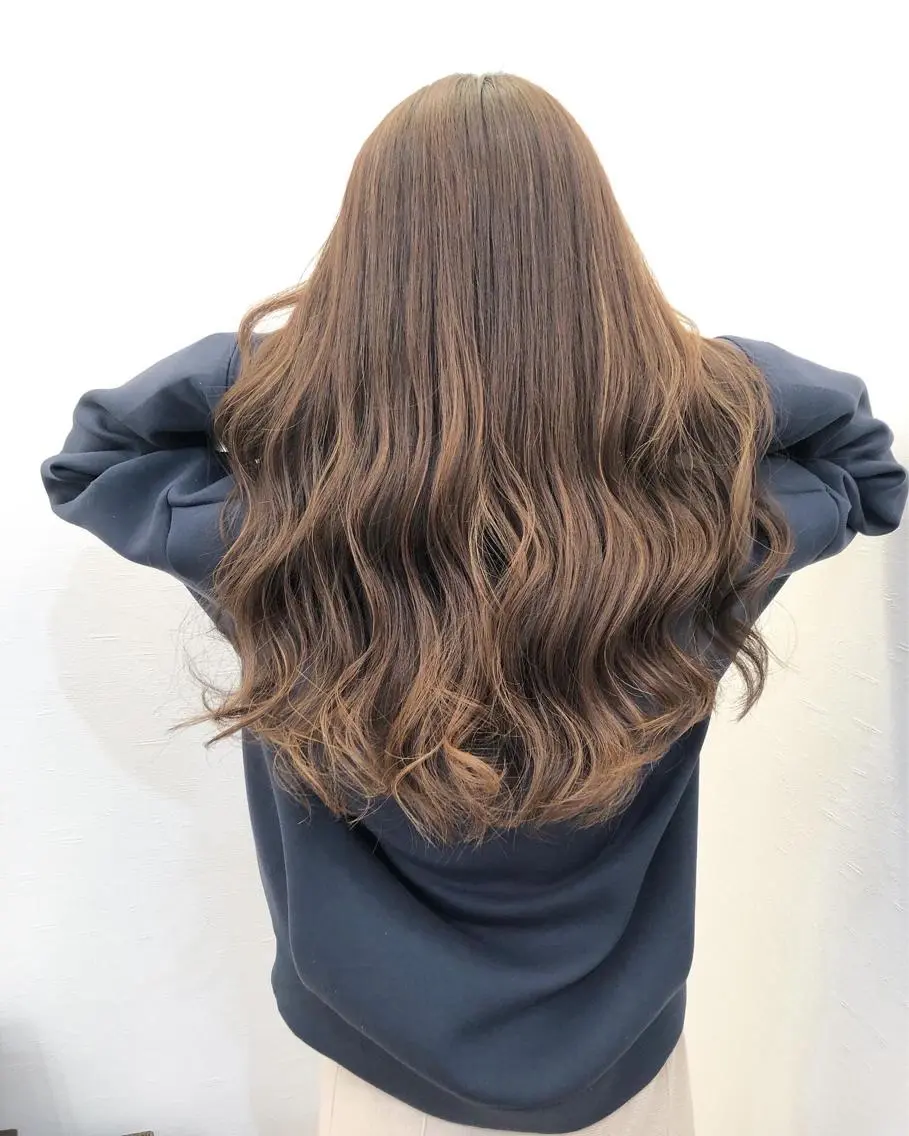 カラー＋ハイライト（15パネルまで）＋トリートメントの写真