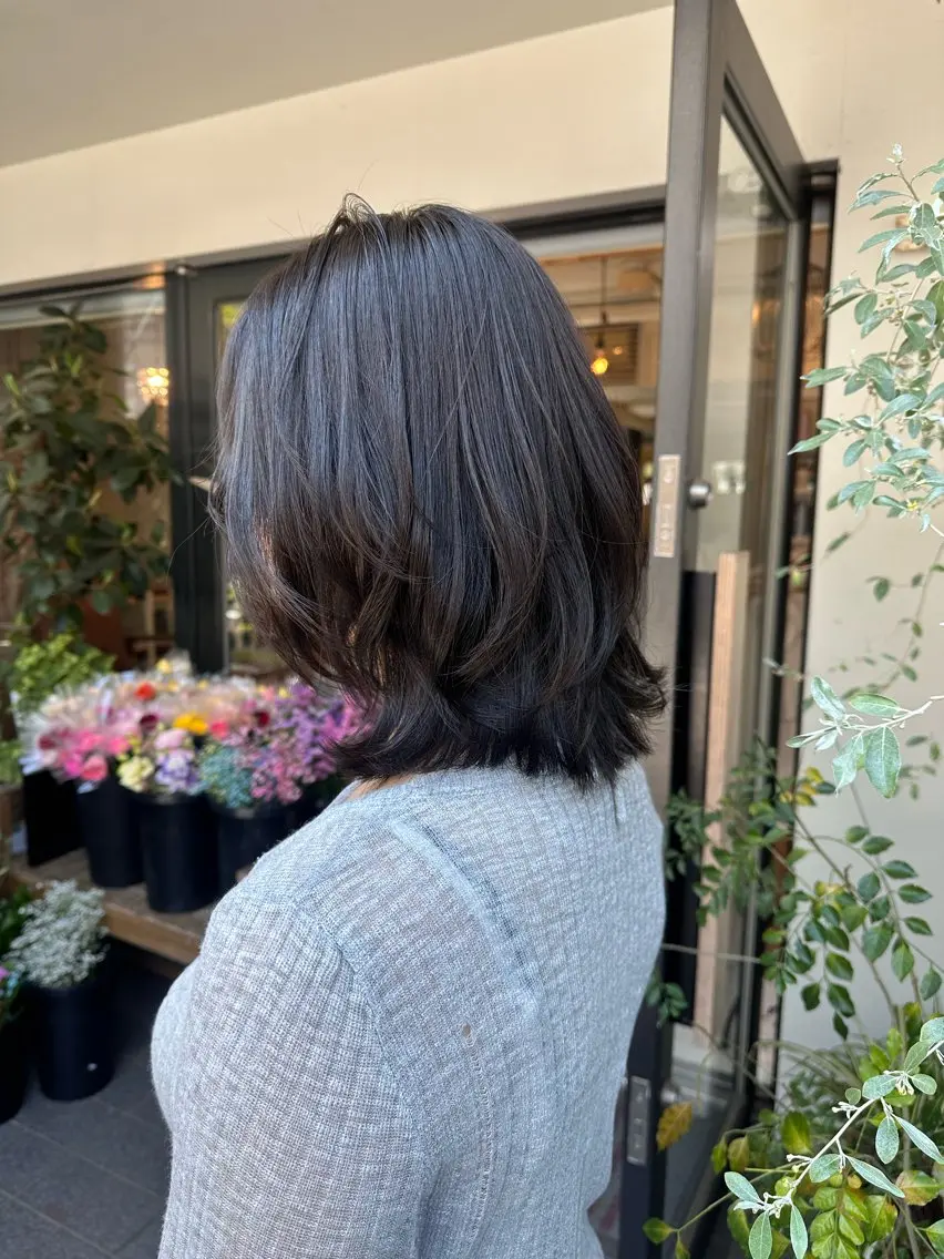 ミディアム カラー ミディアムパーマ バレイヤージュ 透明感カラー ハイライトカラー インナーカラー ✂︎岡根 京花✂︎のヘアスタイル