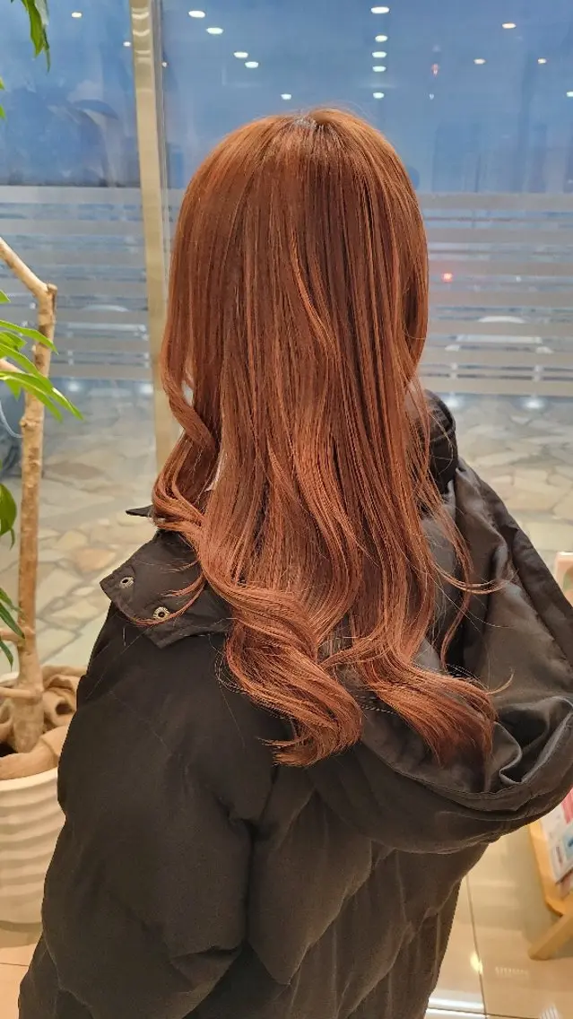 ロング ハイライト 山内 佐江子のヘアスタイル