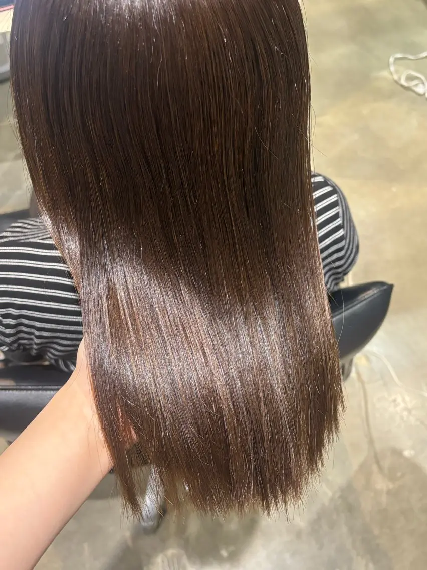 ミディアム カラー アッシュ アッシュブラウン ブラウンカラー 透明感カラー ヘアカラー Helena_ しゅりのヘアスタイル