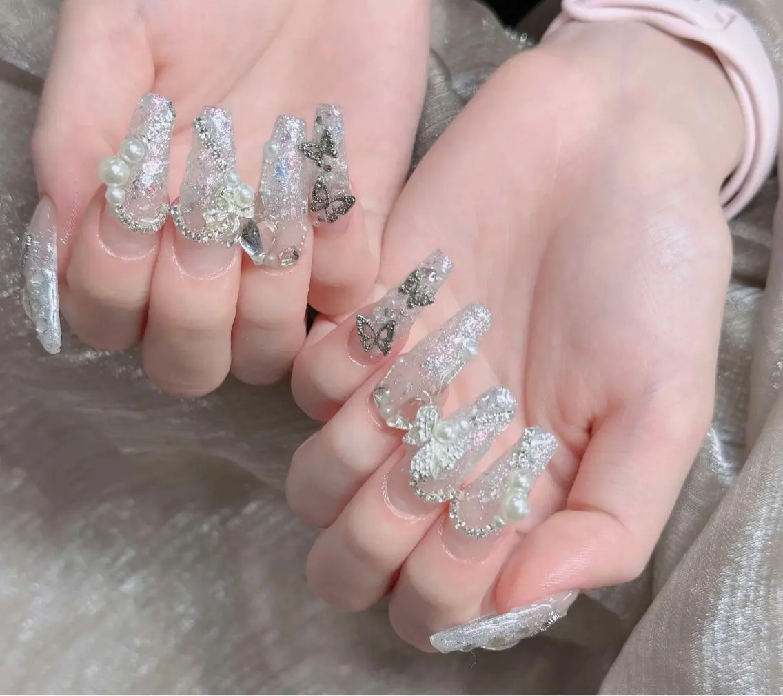 ネイル オーロラネイル フレンチネイル ジェルネイル ハロウィン キラキラネイル H.baby Nail Salonのネイルデザイン