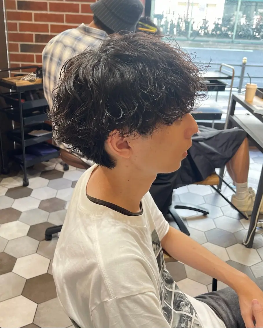 パーマ メンズ メンズパーマ 波巻きパーマ カット パーマ 大人男子の メンズパーマのヘアスタイル
