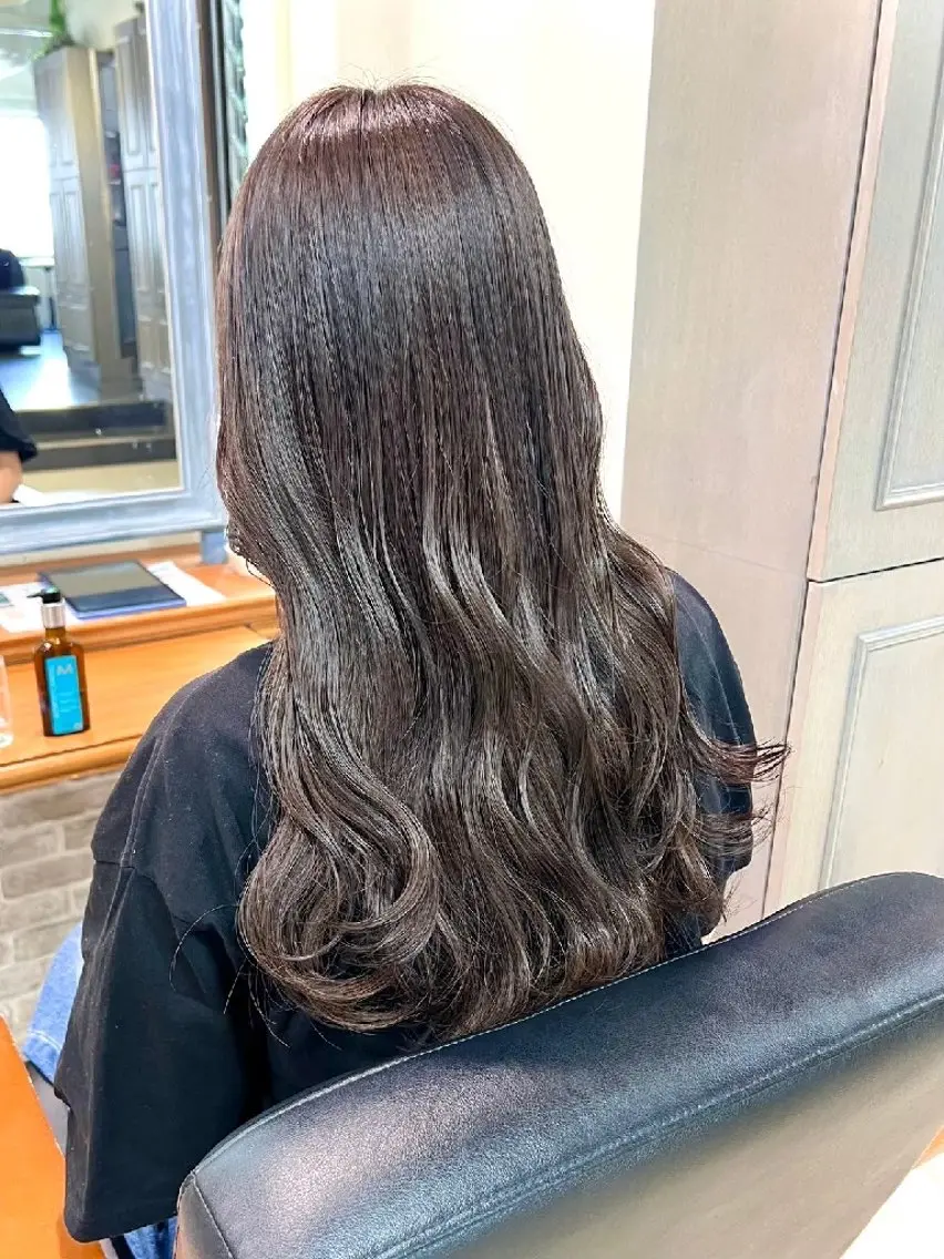 カラー セミロング グレージュ ヘアカラー マツエク/ダメージレ スカラー/ｱｽﾞ🩵のマツエク・マツパデザイン