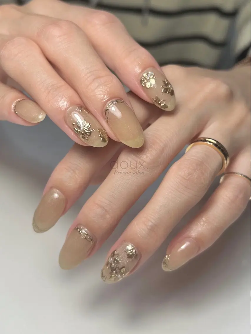 ネイル フラワーネイル 韓国ネイル ミラーネイル ニュアンスネイル 冬ネイル ハンドネイル doux. nailのネイルデザイン
