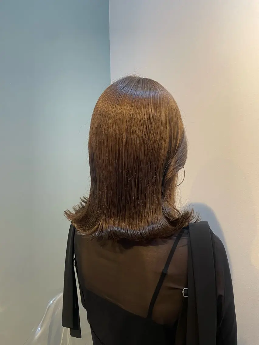 ミディアム 廣岡 采音のヘアスタイル