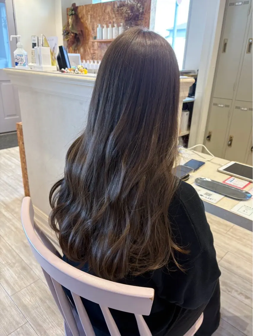 ロング アッシュ アッシュブラウン ヘアカラー 松本 崚のヘアスタイル