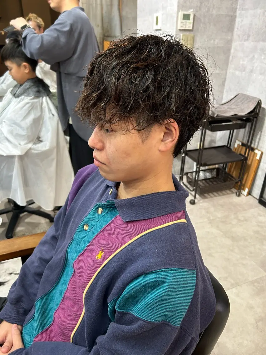 ショート パーマ メンズ 勝毛 広貴のヘアスタイル