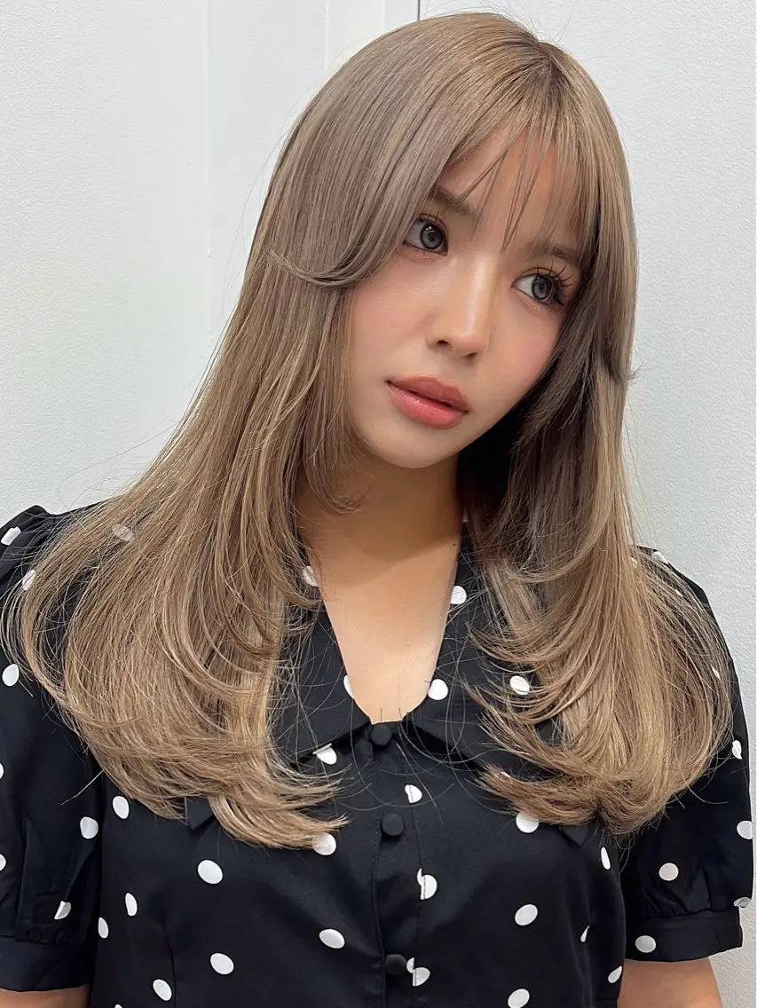 ロング シールエクステ エクステ 韓国風ヘア レイヤーカット ヘアカラー エクステ ヘアサロンelyts 表参道店のヘアスタイル